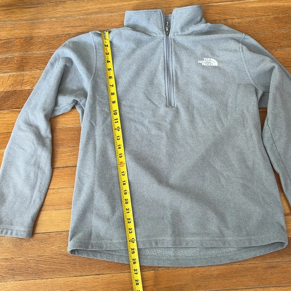 North Face 1/4 zip sweatshirt